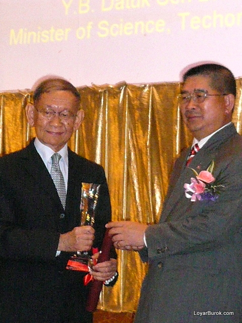 Raja Aziz Addruse