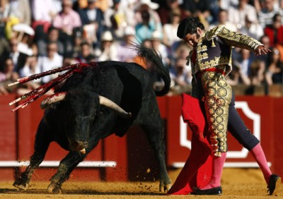 Matador performing a pass during the last act. Source: Marcello Del Pozo
