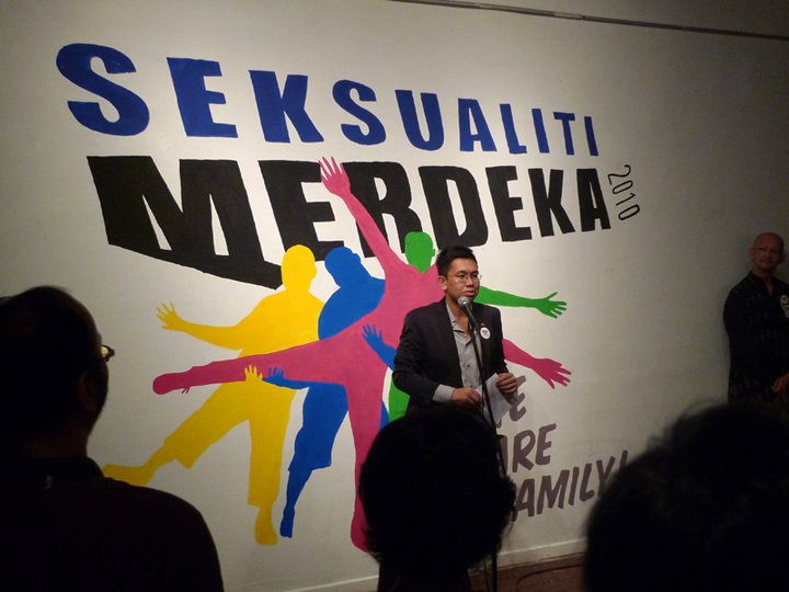 Dr. Azrul of UN speaking at the launch of Seksualiti Merdeka 2010.