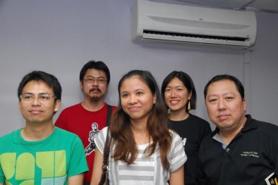 Orang Gilak diapit oleh Fahmi Fadzil dan Andrew Khoo. Di belakang ialah Danny Lim dan Tricia Yeoh (Gambar oleh King Cai)
